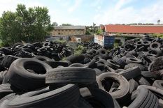 Prelievo pneumatici da deposito Gianturco a Napoli